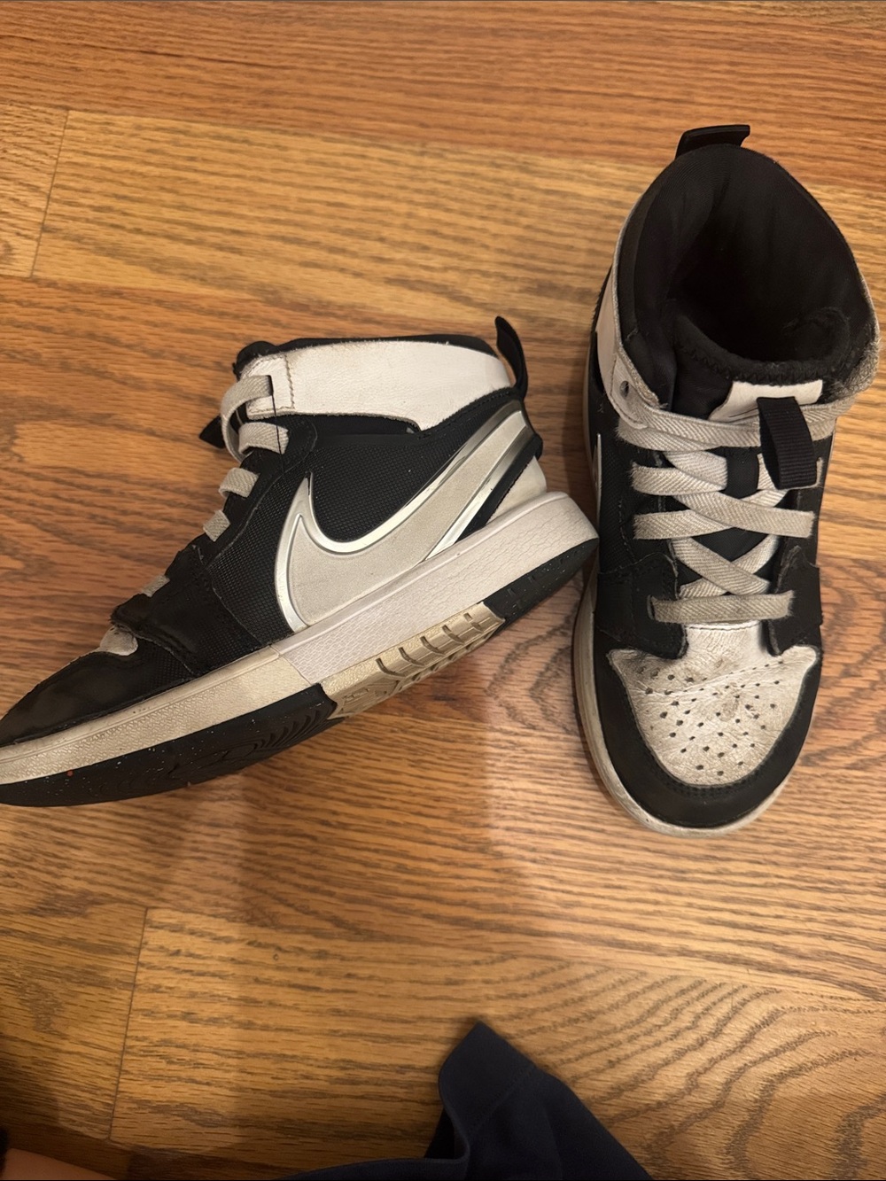 Jordan Kids Black and White High-Top retro Sneakers with Gray Accents
